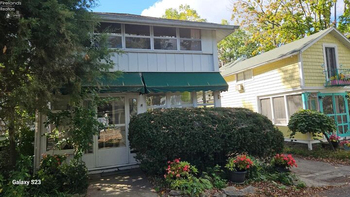 Property Photo:  224 Oak Avenue  OH 43440 