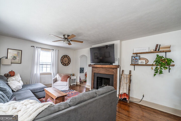 Property Photo: 614 Briarwood Circle NW GA 30165