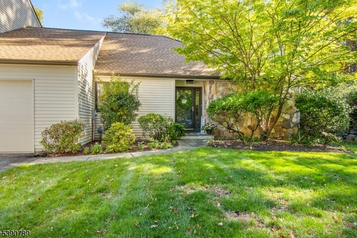 Property Photo: 20 Lenape Dr NJ 07068