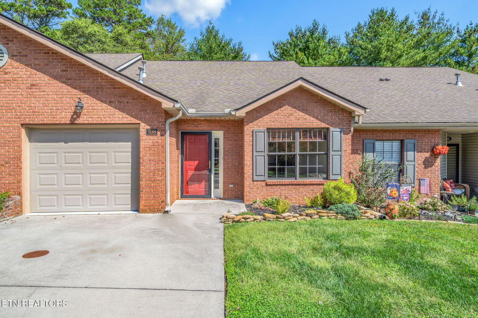 Property Photo:  708 Rose Garden Way  TN 37919 
