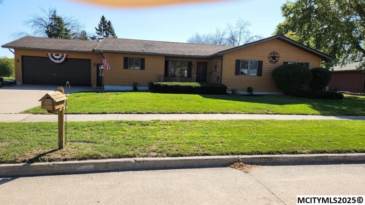 Property Photo: 61 N Yorktown Pike IA 50401