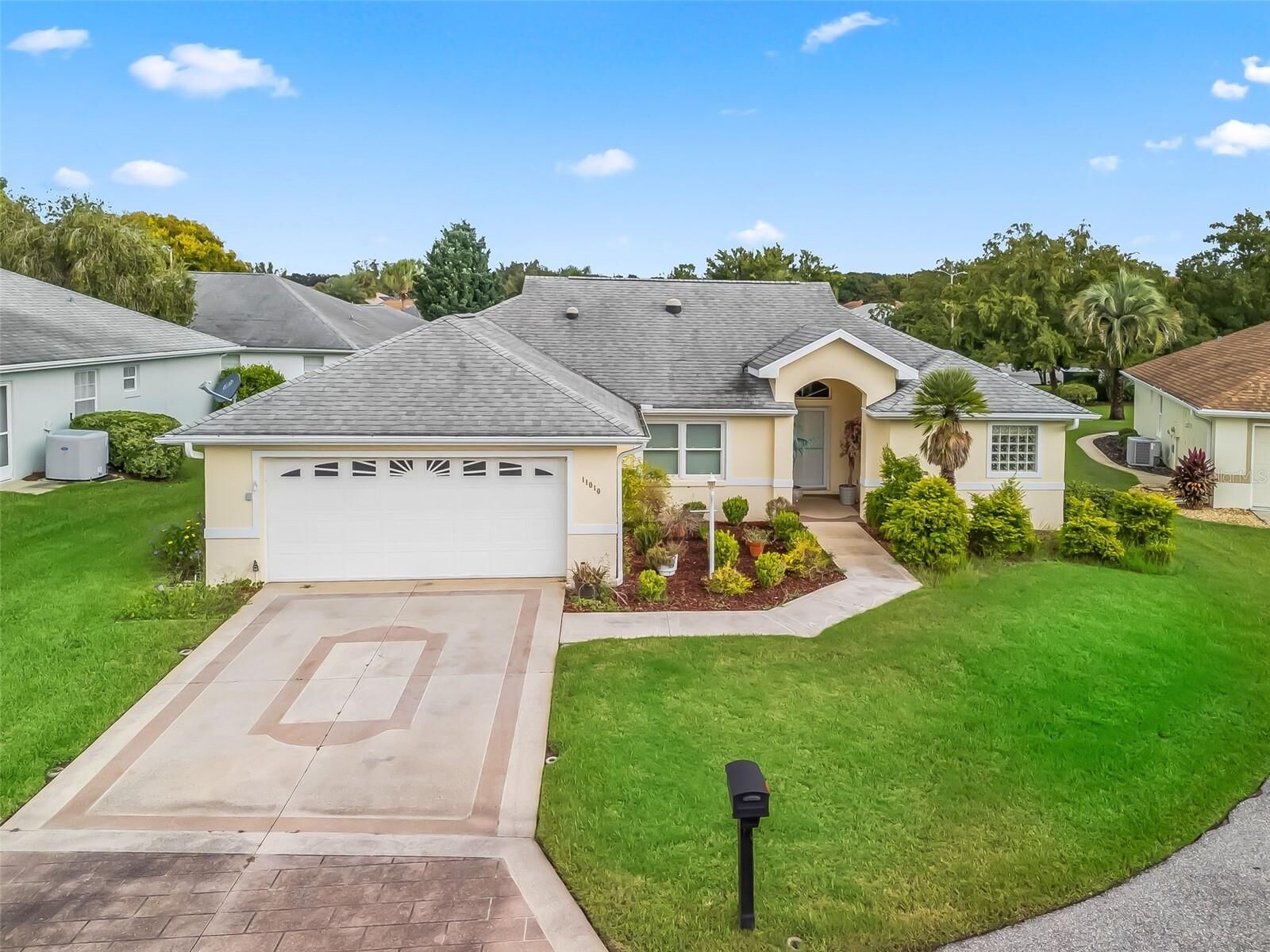 Property Photo:  11010 SE 174th Loop  FL 34491