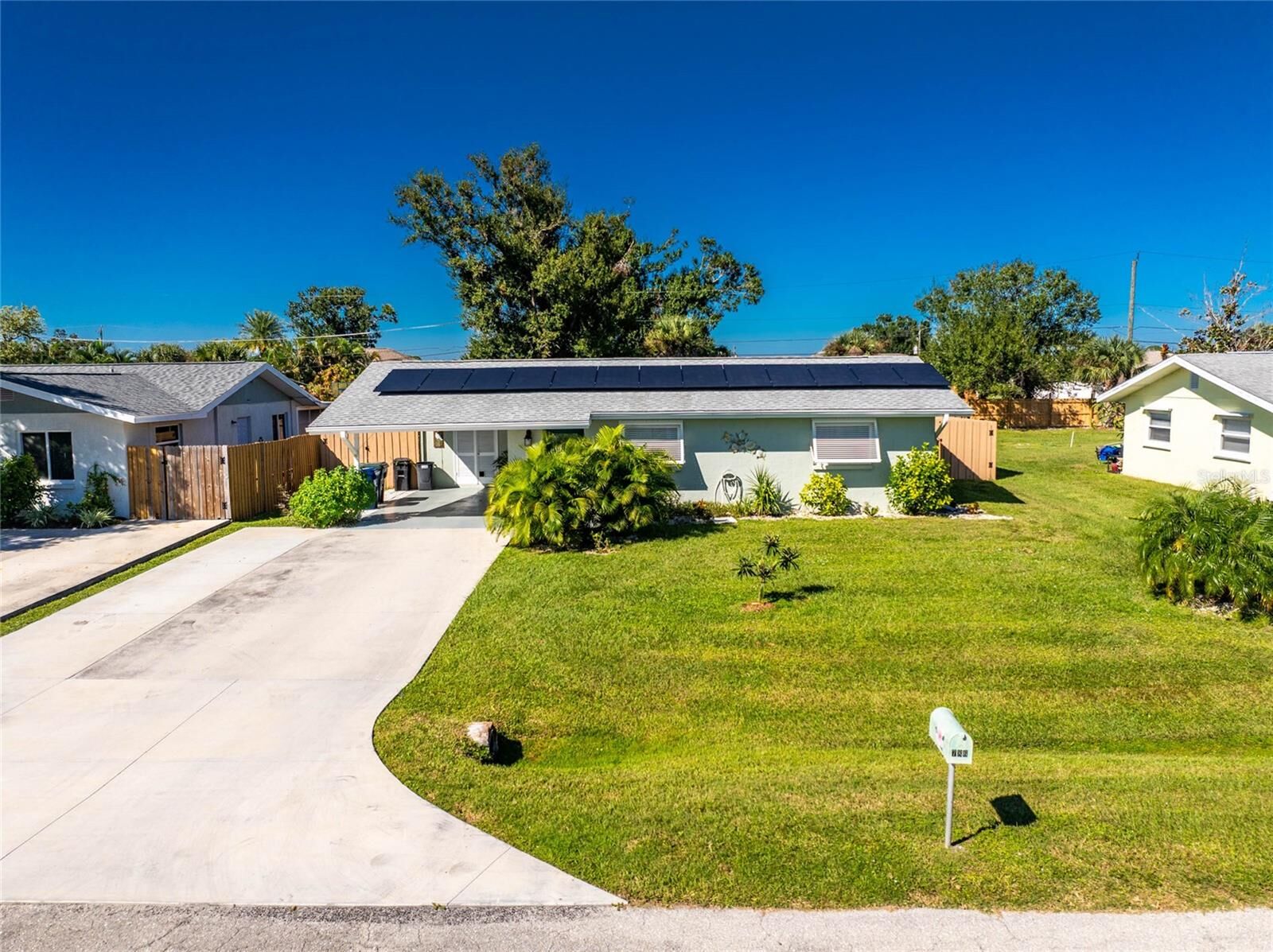 Property Photo: 786 Carla Drive FL 34223