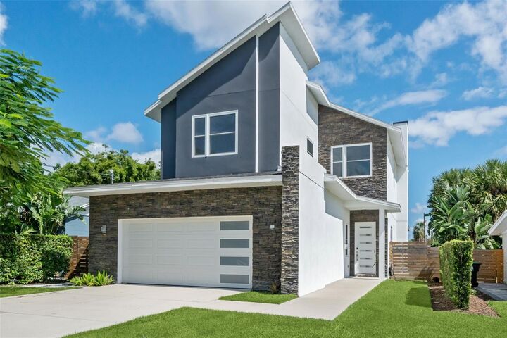 Property Photo:  668 Overspin Drive  FL 32789 