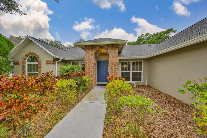 Property Photo: 7412 Mint Julep Drive FL 33578