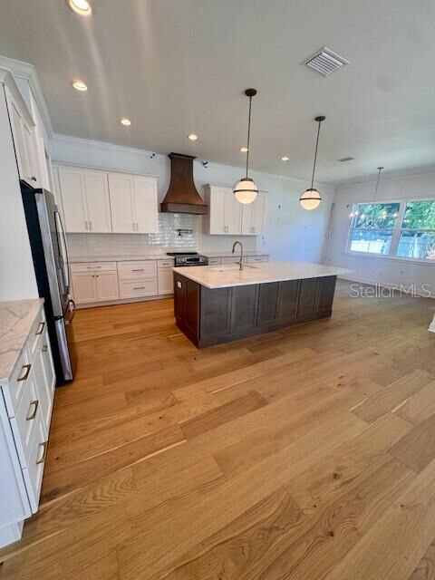 Property Photo:  2815 W Leila Avenue  FL 33611 