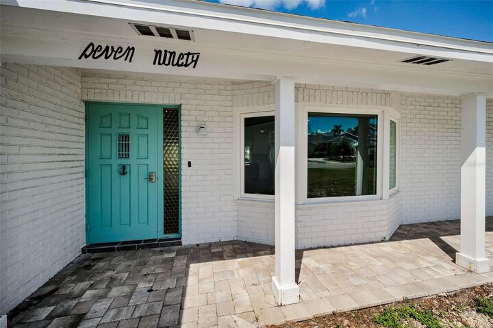 Property Photo: 790 116th Avenue FL 33706