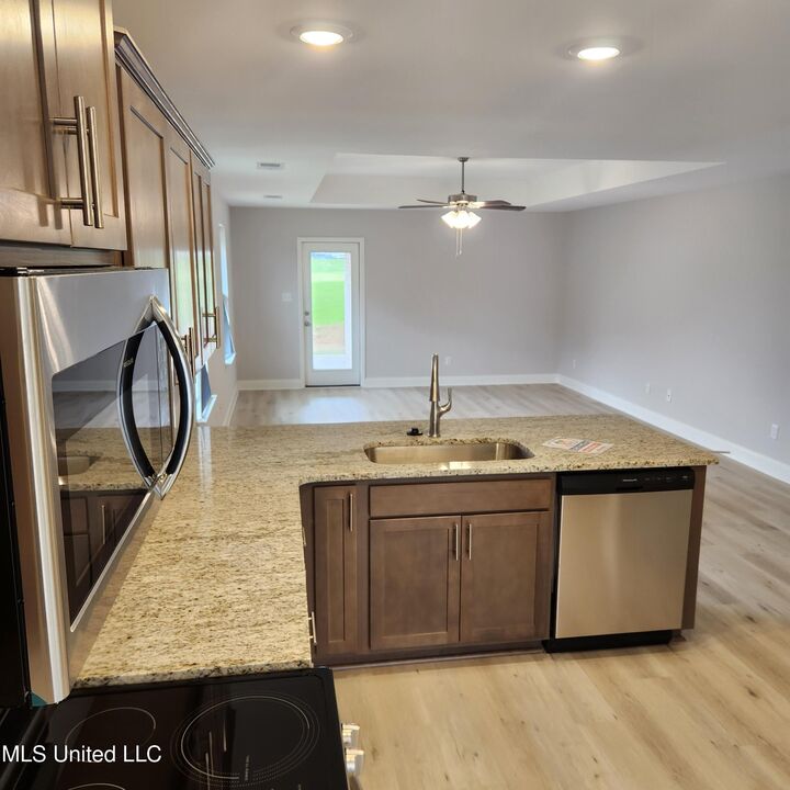 Property Photo:  7851 Gardendale Drive  MS 38654 