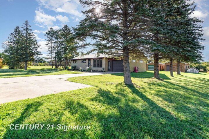 Property Photo: 3250 E Hubbard Road MI 48642