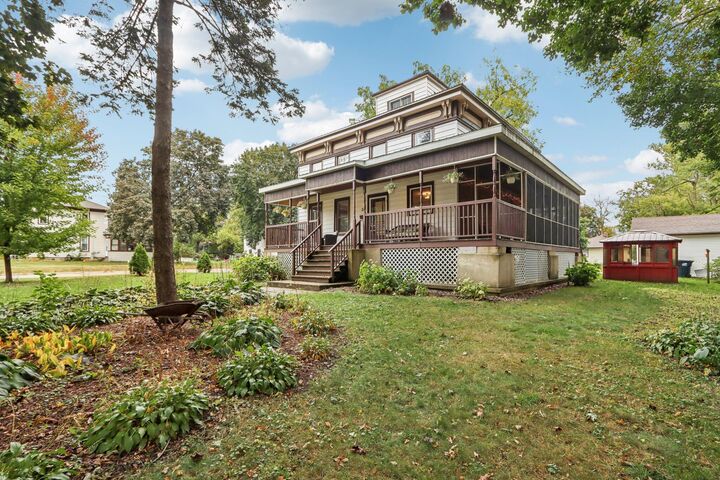 Property Photo: 217 S Lincoln St WI 53121