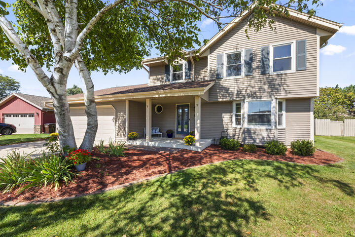 Property Photo: 4135 S Regal Manor Ct WI 53151