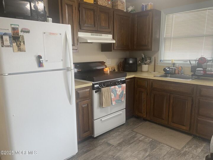 Property Photo:  60 Harding Avenue  NJ 08751 