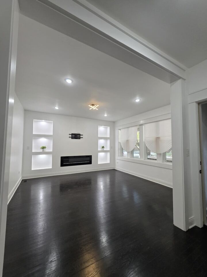 Property Photo:  8032 S Sangamon Street 1  IL 60620 