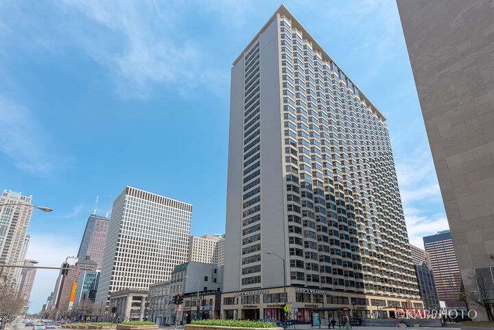 Property Photo: 535 N Michigan Avenue 1906 IL 60611
