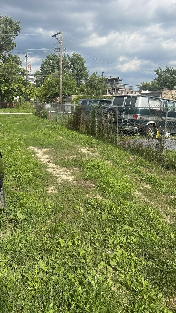 Property Photo: 847 N Homan Avenue IL 60651
