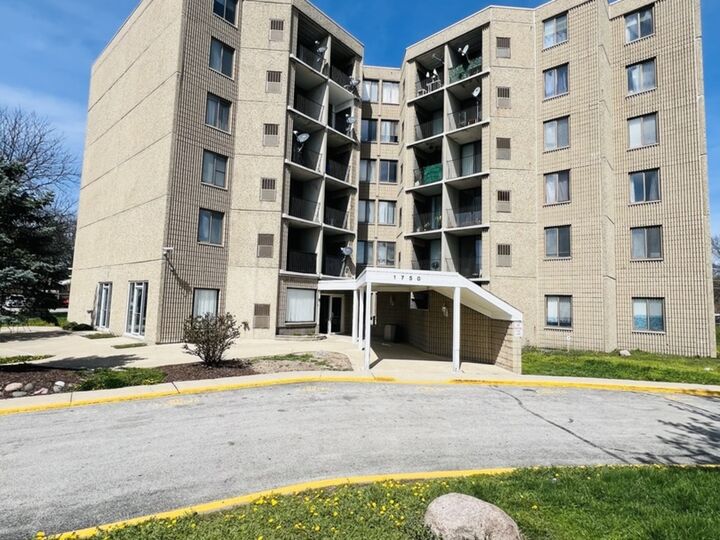 1750 N Marywood Avenue 315  Aurora IL 60505 photo