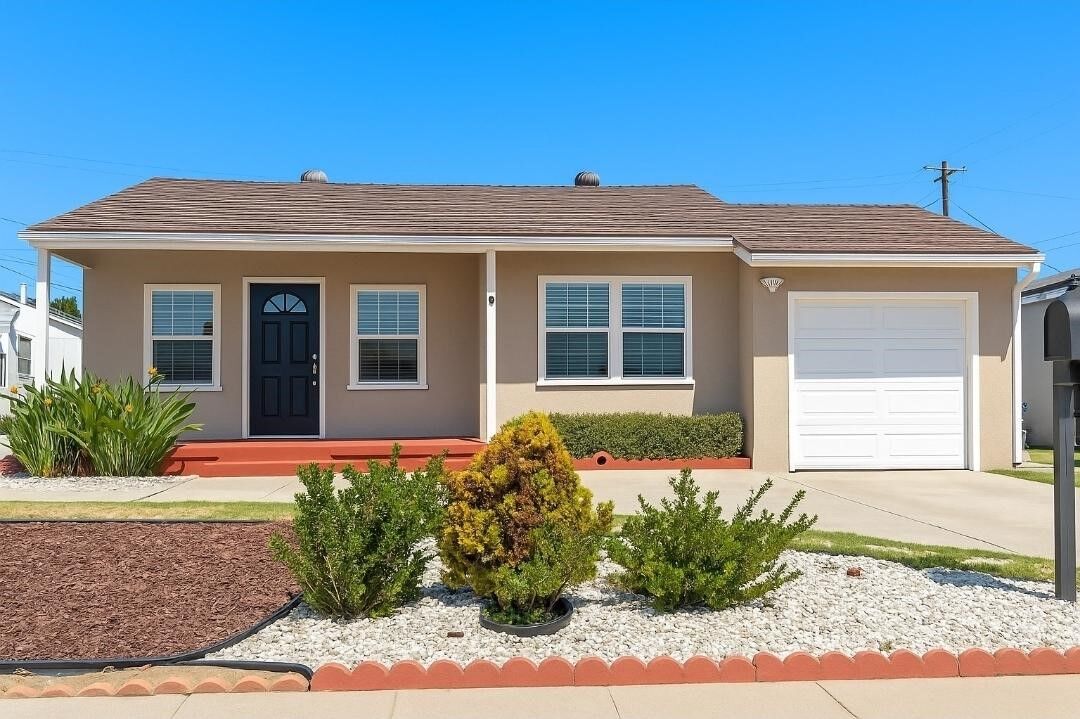 Property Photo: 11343 11343 Highdale CA 90650