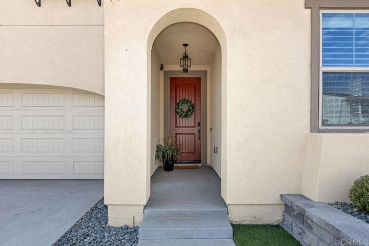 Property Photo:  1533 Laurelwood Way  CA 92056