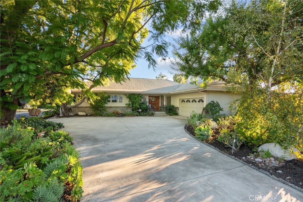 Property Photo:  19200 Ballinger  CA 91324 