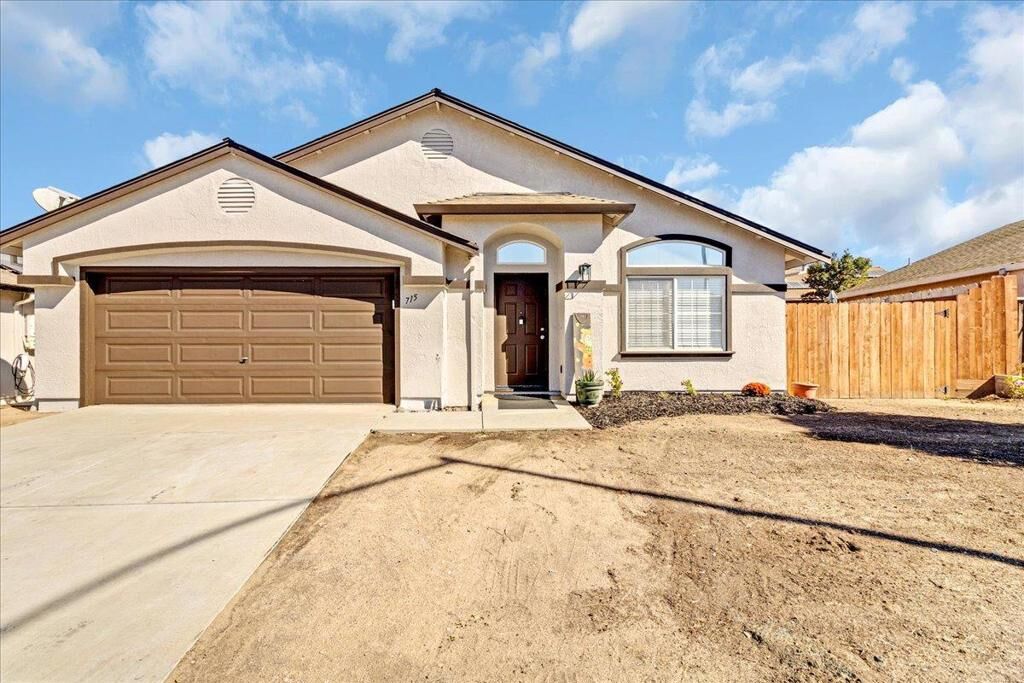 Property Photo:  715 Skinner Street  CA 93960 