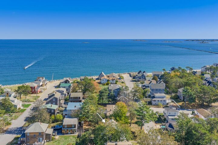 Property Photo: 12 Lower Beach Road ME 04072