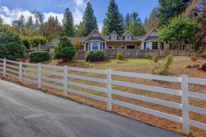 11981 Combie Road  Auburn CA 95602 photo