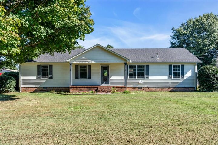 Property Photo: 145 Hawkins Dr TN 37166