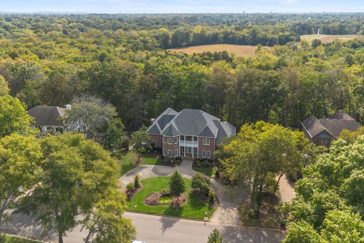 Property Photo: 2123 Shannon Dr TN 37129