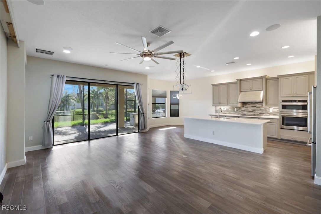 Property Photo: 11727 Kati Falls Lane FL 33913