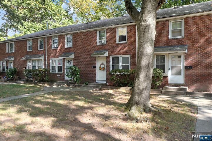 Property Photo: 130 Glenbrook Parkway 7D NJ 07631