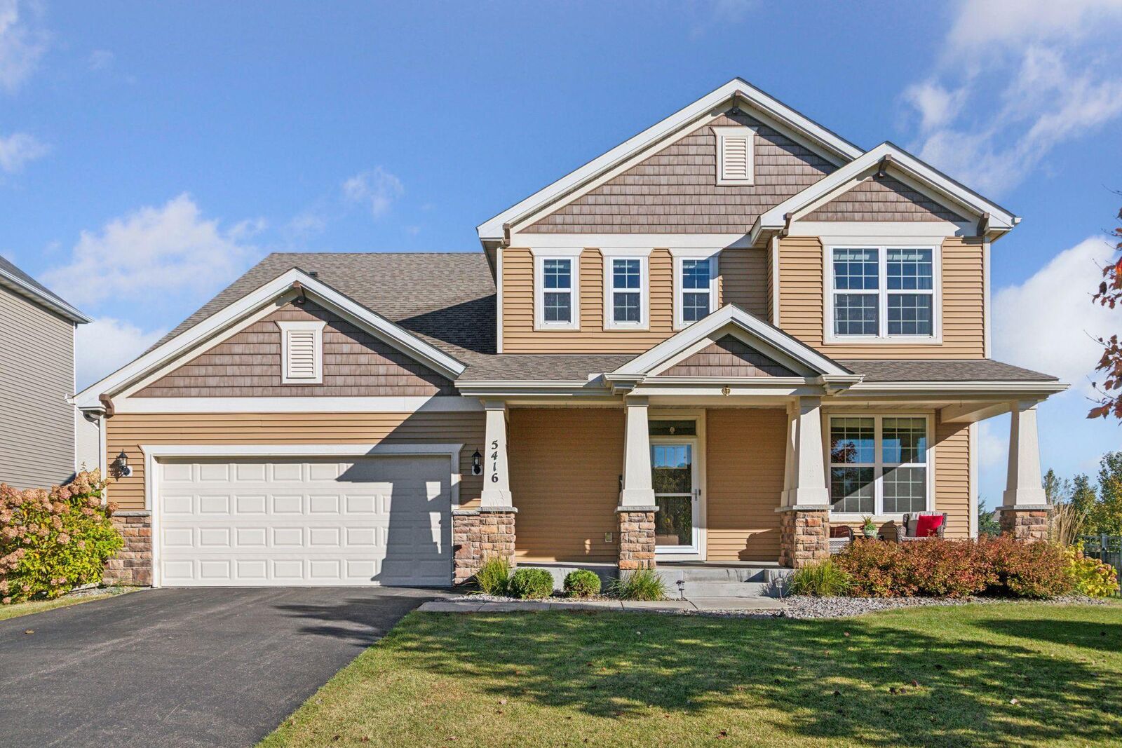 Property Photo:  5416 Southridge Circle  MN 55129 