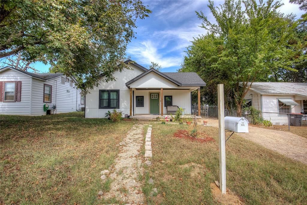 Property Photo:  1603 Neathery Street  TX 75460