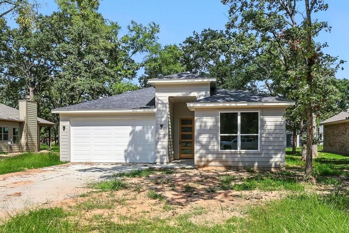 Property Photo: 10 Huckleberry Lane TX 75148