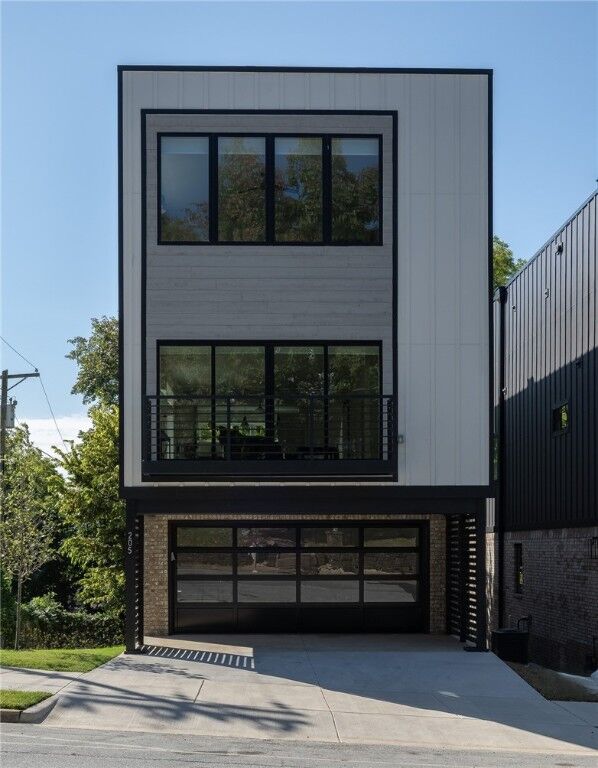 Property Photo: 205 W Lafayette Street AR 72701