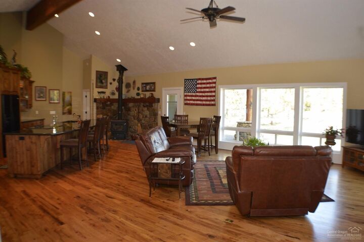 Property Photo: 56081 Snow Goose Court OR 97707