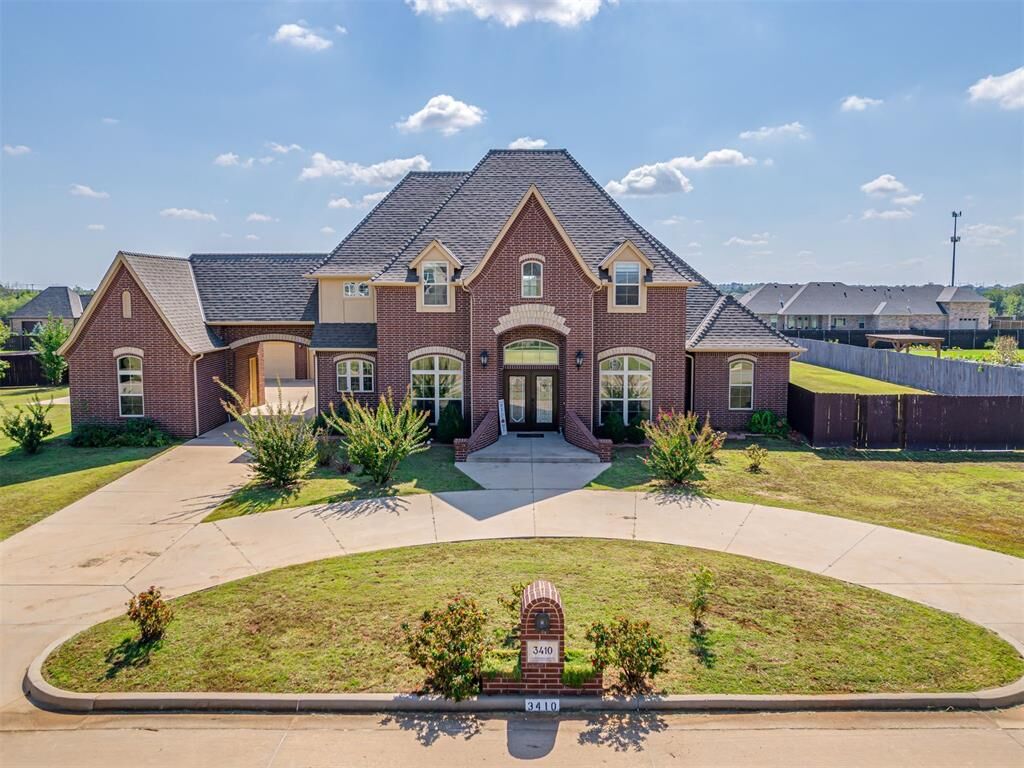 Property Photo:  3410 Blackbird Lane  OK 73071 