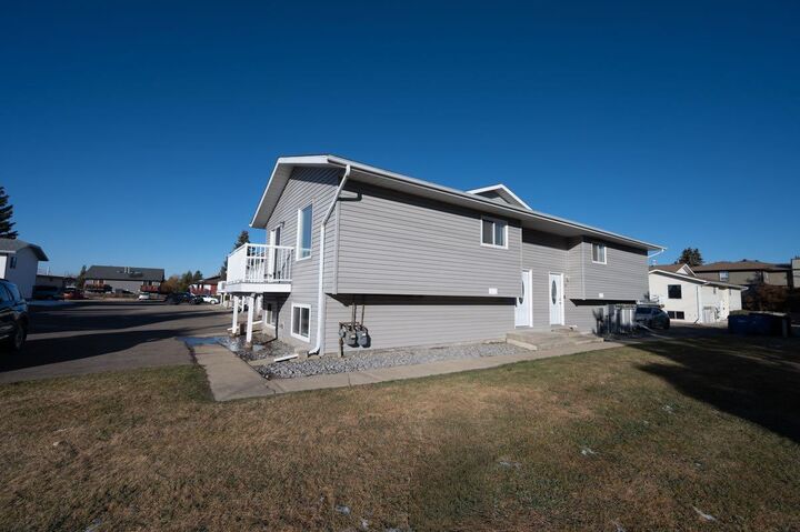 Property Photo: 41 Cosgrove Crescent 6 AB T4P 2Z6