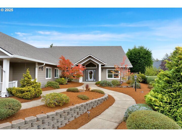 Property Photo:  2332 Rosemary Ct  OR 97439 