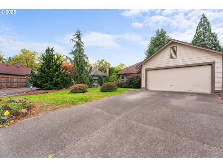 Property Photo: 2052 SE 158th Loop WA 98683