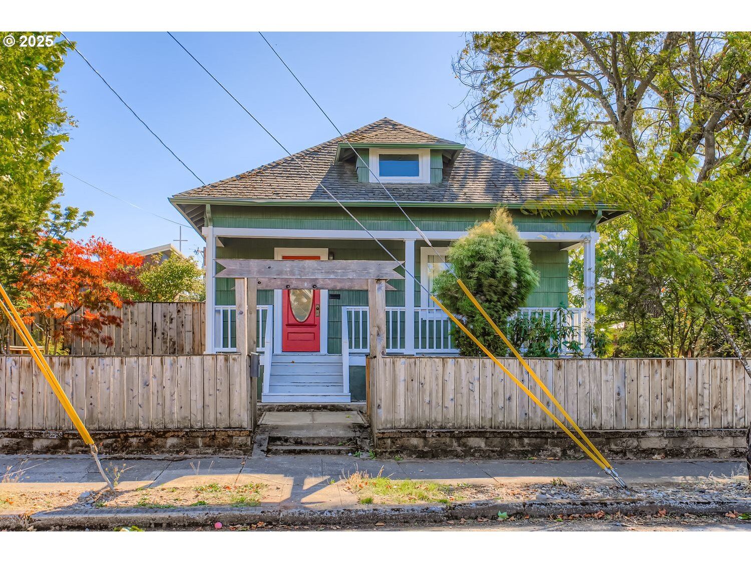 Property Photo:  6716 SE Mall St  OR 97206 