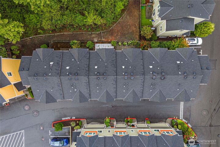 Property Photo: 23000 NE 8th E5 WA 98074