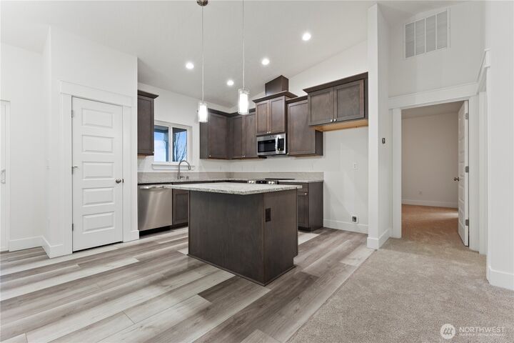 Property Photo: 725 P Street NE WA 98848