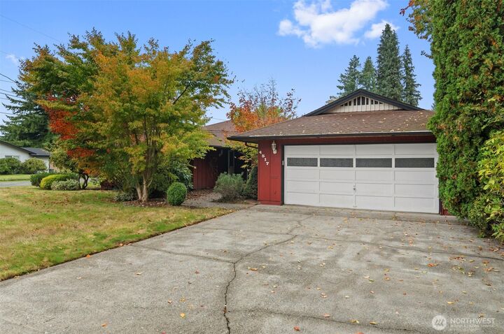 Property Photo: 4517 113th Place NE WA 98271