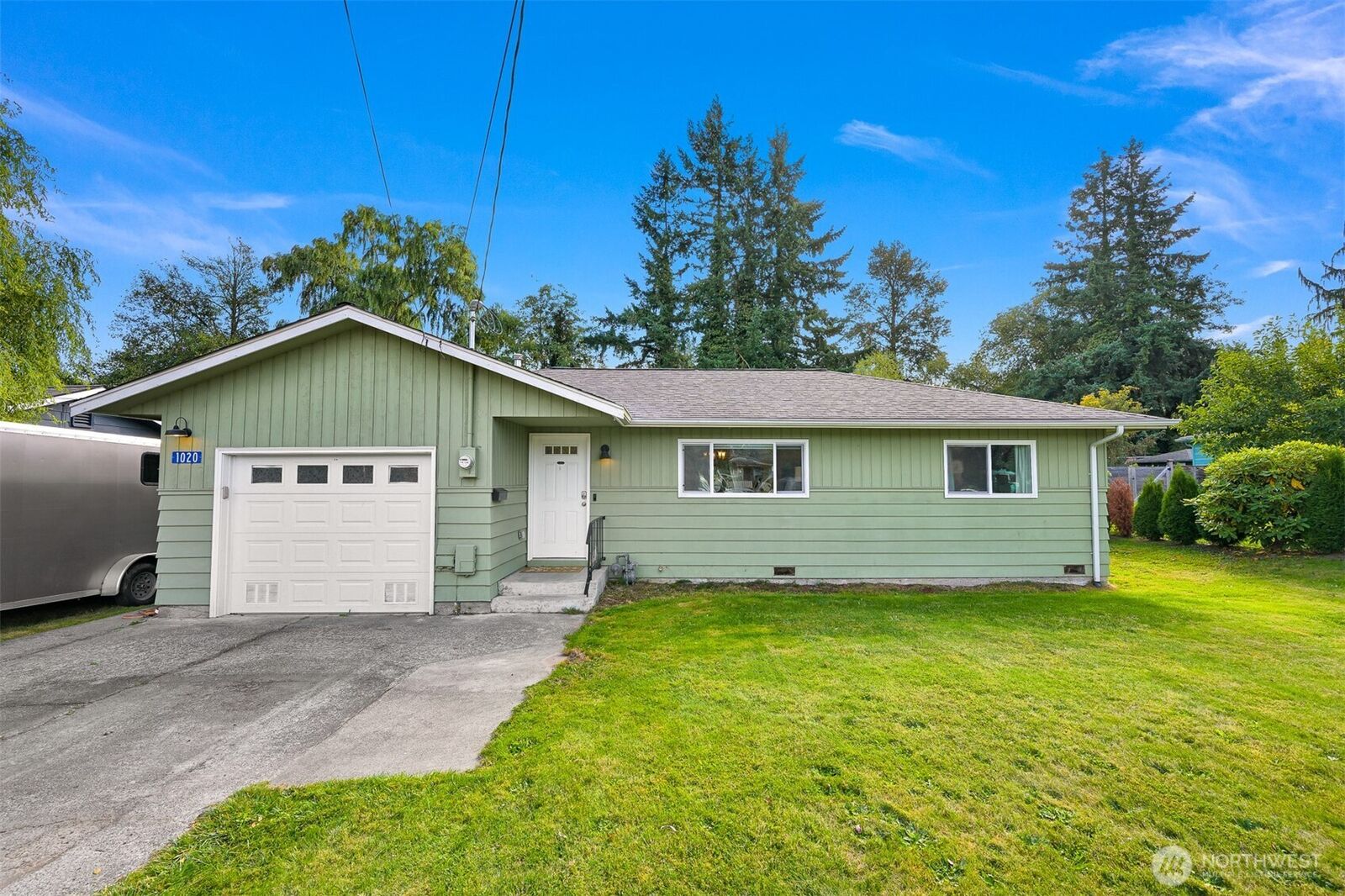 Property Photo:  1020 E Rio Vista Avenue  WA 98233 