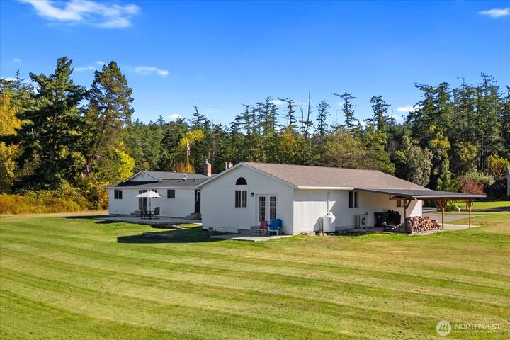 Property Photo:  1839  Wellington Drive  WA 98277 