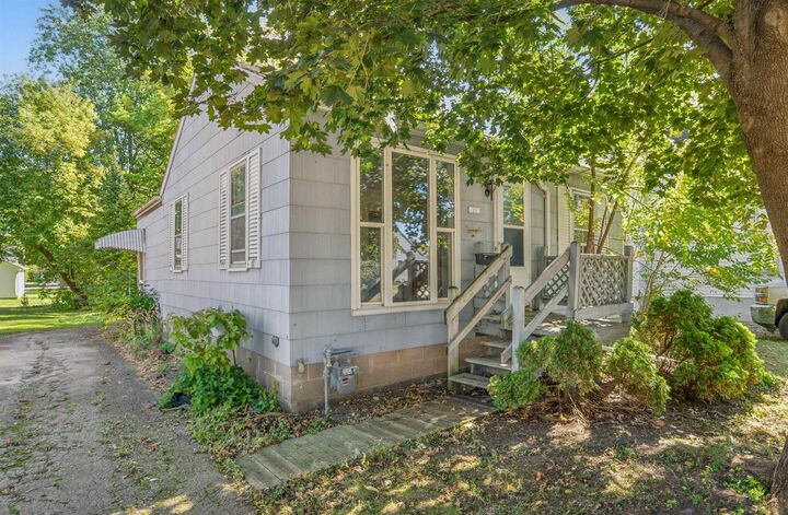1222 Oak Street  Oshkosh WI 54901 photo