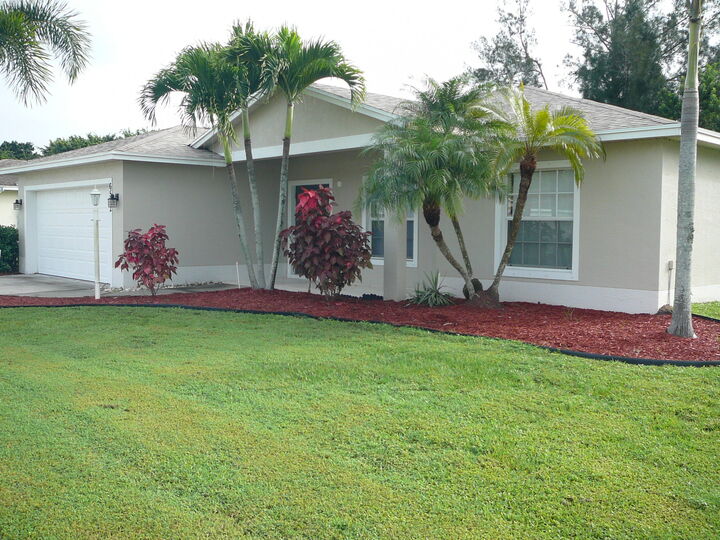 Property Photo: 6512 Las Palmas Way FL 34952