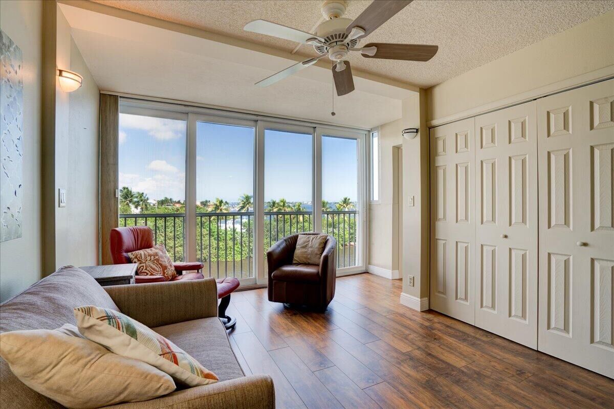 Property Photo:  1820 New Palm Way 402  FL 33435 