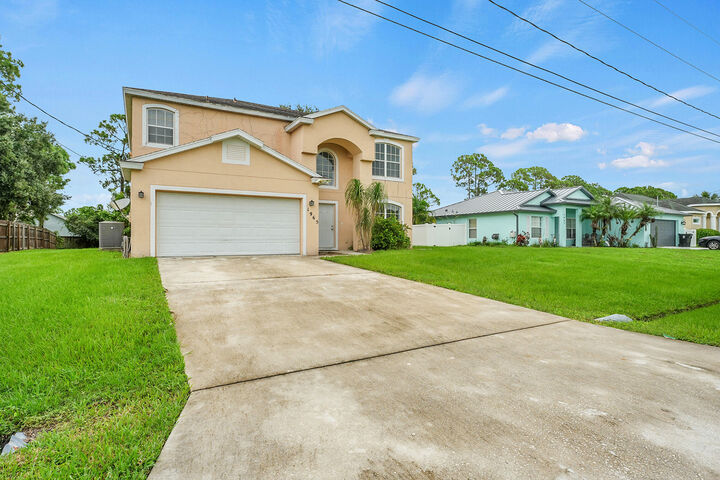 Property Photo: 1965 SW Bellevue Avenue FL 34953