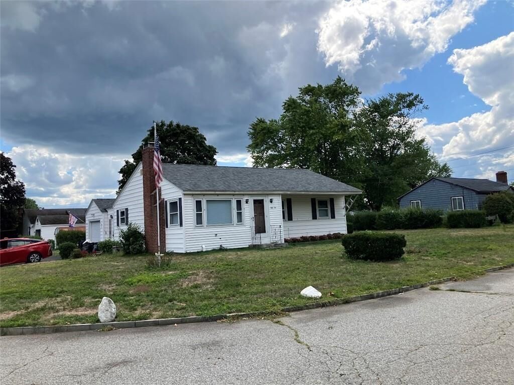 Property Photo:  56 Partition Street  RI 02888 